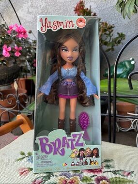 Bratz Yasmin Fashion Doll in Purple & Blue Outfit